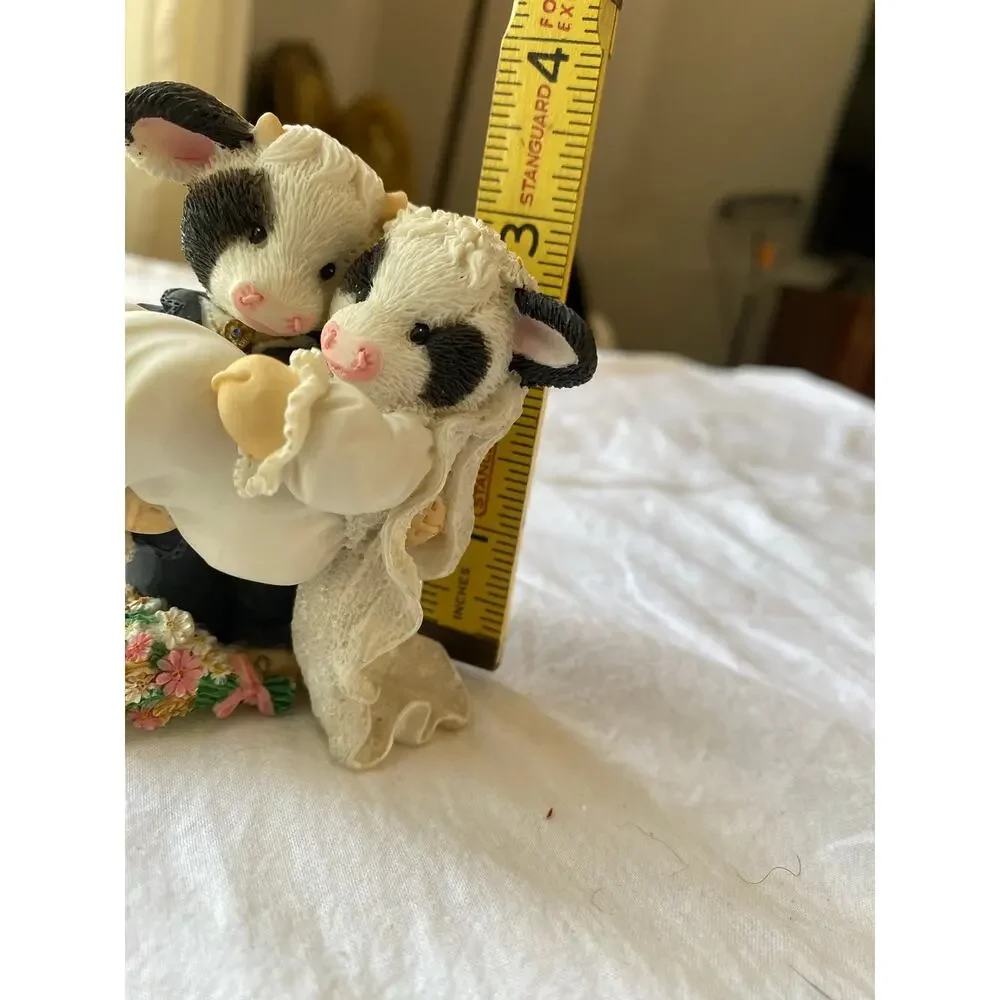 1995 Enesco Mary's Moo Moos figurine titled 